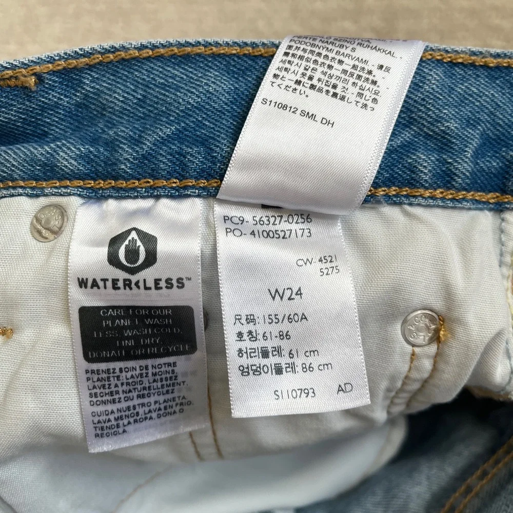 NWT Levi’s 501 Original Cutoff Denim Short, Size 24, Ojai Light Stone - Picture 7 of 10